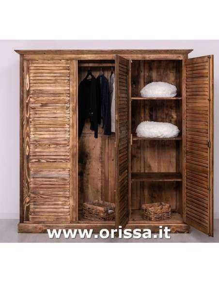 Armadio guardaroba stile country con tre ante a persiana MS619