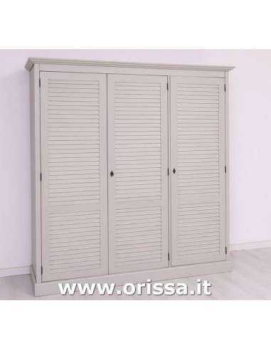 Armadio guardaroba stile country con tre ante a persiana MS619