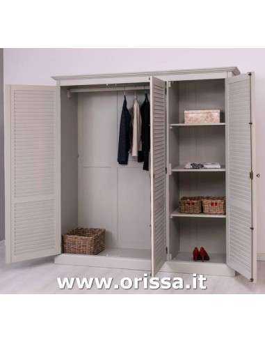 Armadio guardaroba stile country con tre ante a persiana MS619