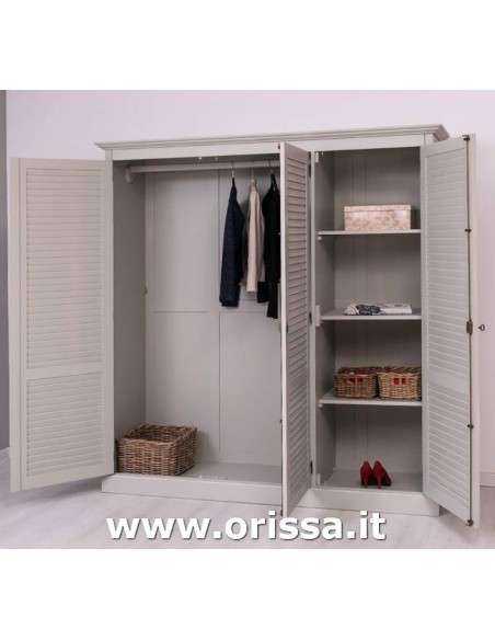 Armadio guardaroba stile country con tre ante a persiana MS619