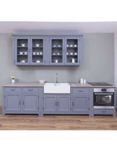 Cucina country in legno colorata – 3 moduli base e pensile vetro, top su misura