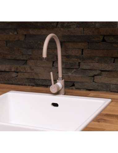 Cucina 322 cm rustica in legno – top in pino, pensili vetro, finitura cera