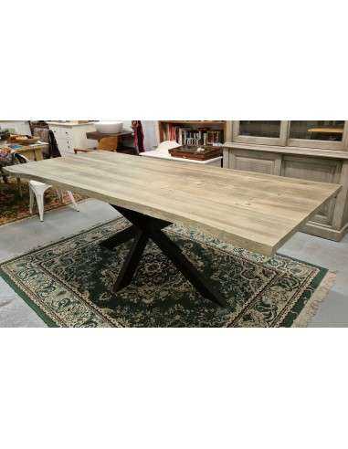 Tavolo da pranzo stile industrial in pino massello e ferro – 240 cm