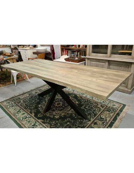 Tavolo da pranzo stile industrial in pino massello e ferro – 240 cm