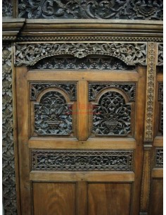 Portale in legno massello intagliato a mano con decorazioni floreali 2
