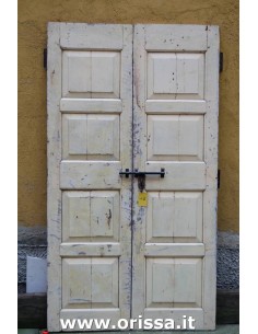 Coppia ante con legno massello shabby colore bianco/crema decapato TE144