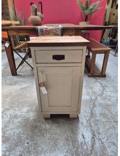 Comodino vintage in legno massello con cassetto e antina UN10121