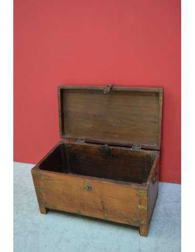 Baule coloniale in teak naturale con borchie – 61x33x36 cm TS106
