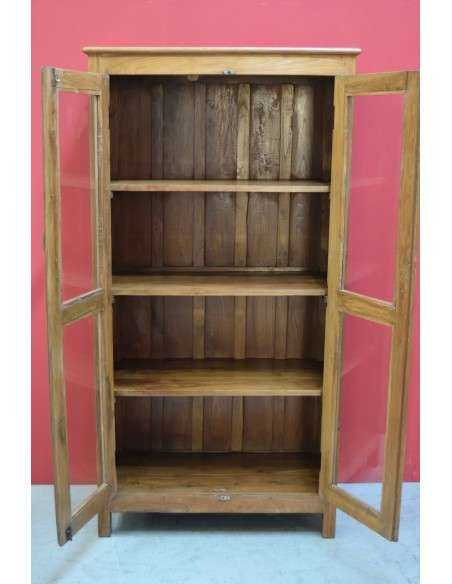 Vetrina coloniale inglese in teak naturale con ante in vetro – 94x48x181 cm TS113