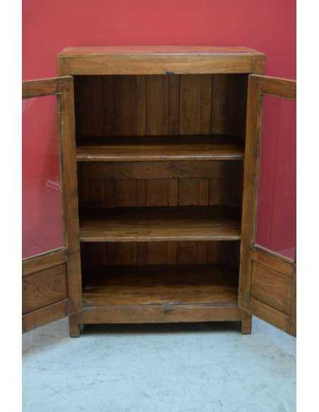Vetrina coloniale in teak biondo con ante vetro e legno – 77x46x117 cm TS056