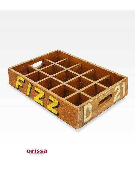 Cassette in legno a scomparti con scritte