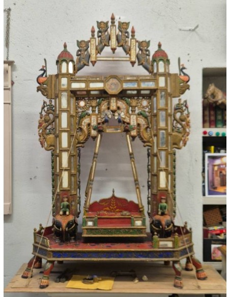 Antico Hindola Indiano Rajasthan XIX Secolo | Jhula Rituale in Legno Dipinto